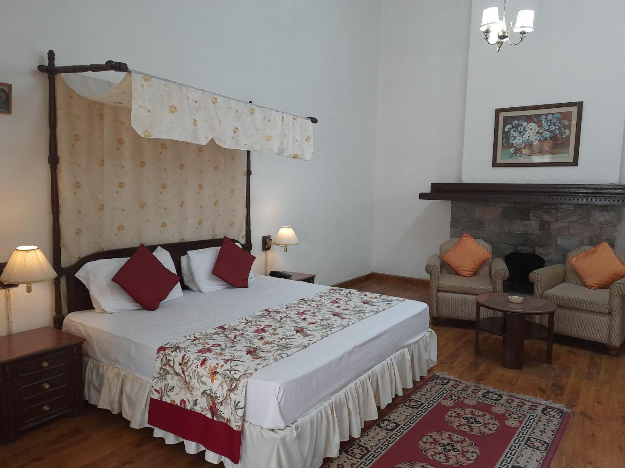 West View Hotel Ranikhet Eksteriør billede